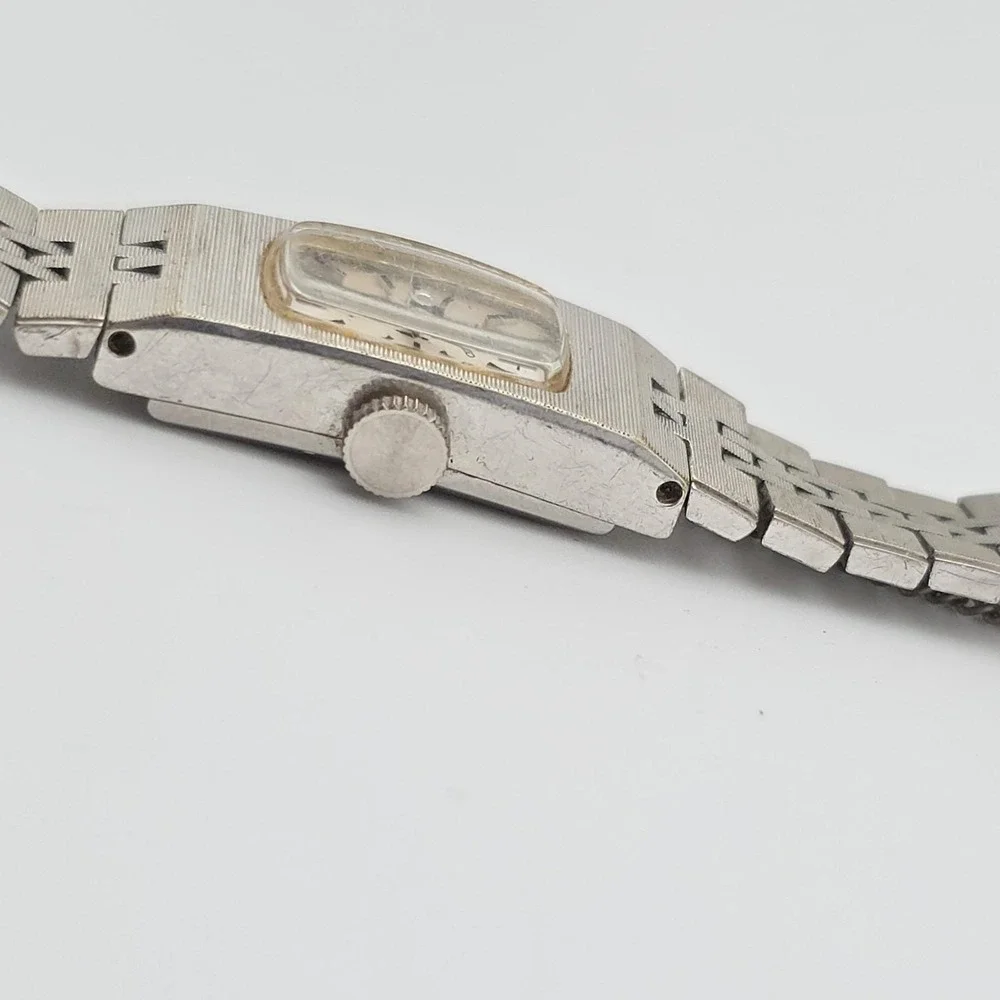 Vtg‎ SEIKO Ladies Watch 1520-3339 Manual Wind Analog Silver Tone Band Dainty